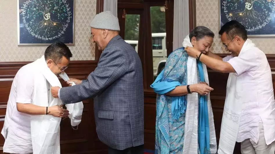 Sikkim News: सिक्किम के मुख्यमंत्री प्रेम सिंह तमांग ने पूर्व सांसदों से मुलाकात की, आभार व्यक्त किया