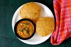 Aloo Masala Poori Recipe: घर पर बनाए ये टेस्टी आलू मसाला पूरी जानिए रेसिपी