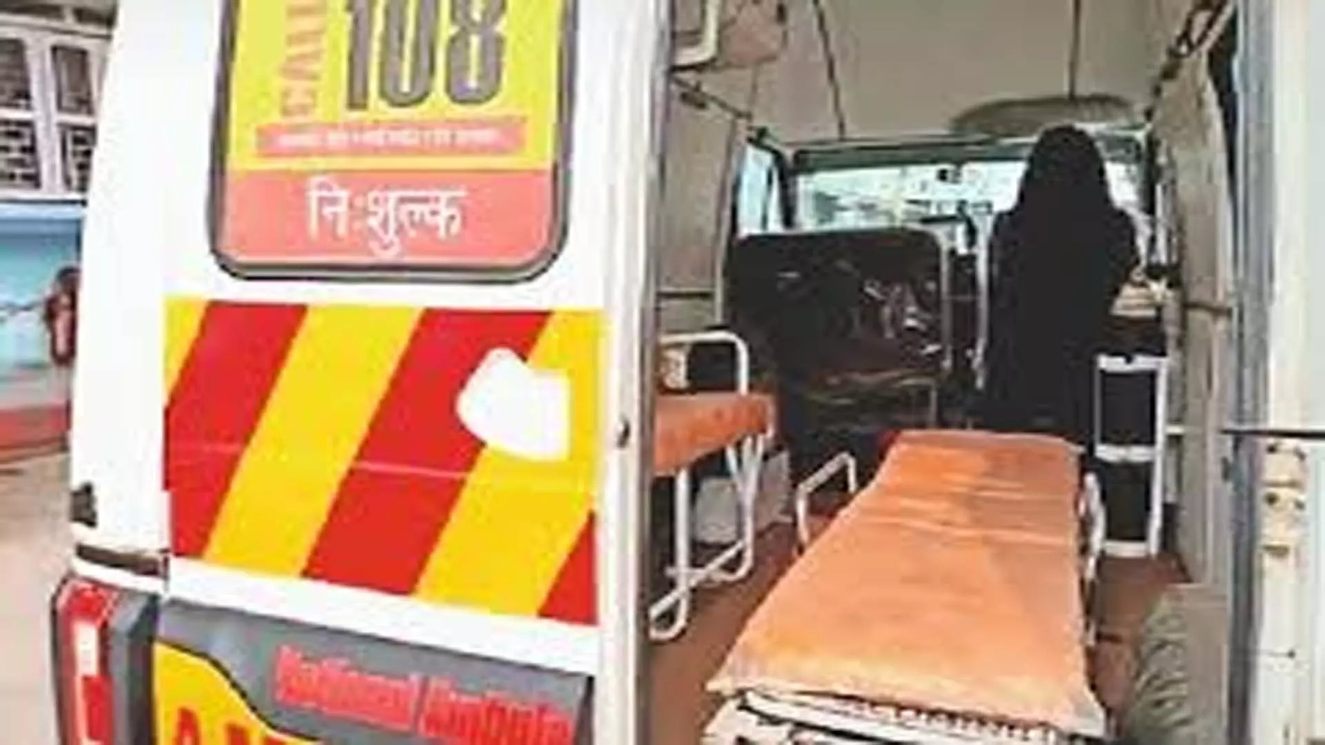 Ahmedabad: 4 साल की बच्ची को लगी आग ,108 एम्बुलेंस द्वारा शेठ एलजी अस्पताल लाया गया