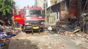 Delhi: दिल्ली के नरेला फैक्ट्री में लगी आग, 3 मजदूरों की मौत
