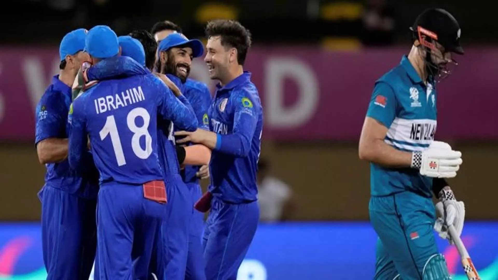 T20 World Cup,फारूकी और राशिद ने अफगानिस्तान को न्यूजीलैंड पर 84 रन से दिलाई जीत