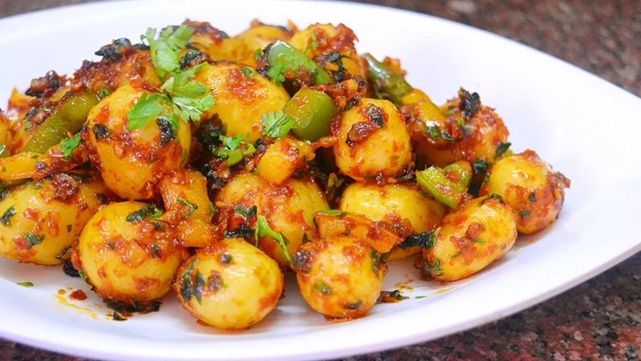 Garlic Chilli Potato Recipe: लहसुन मिर्च आलू की स्वादिष्ट डिश की जानिए नई रेसिपी