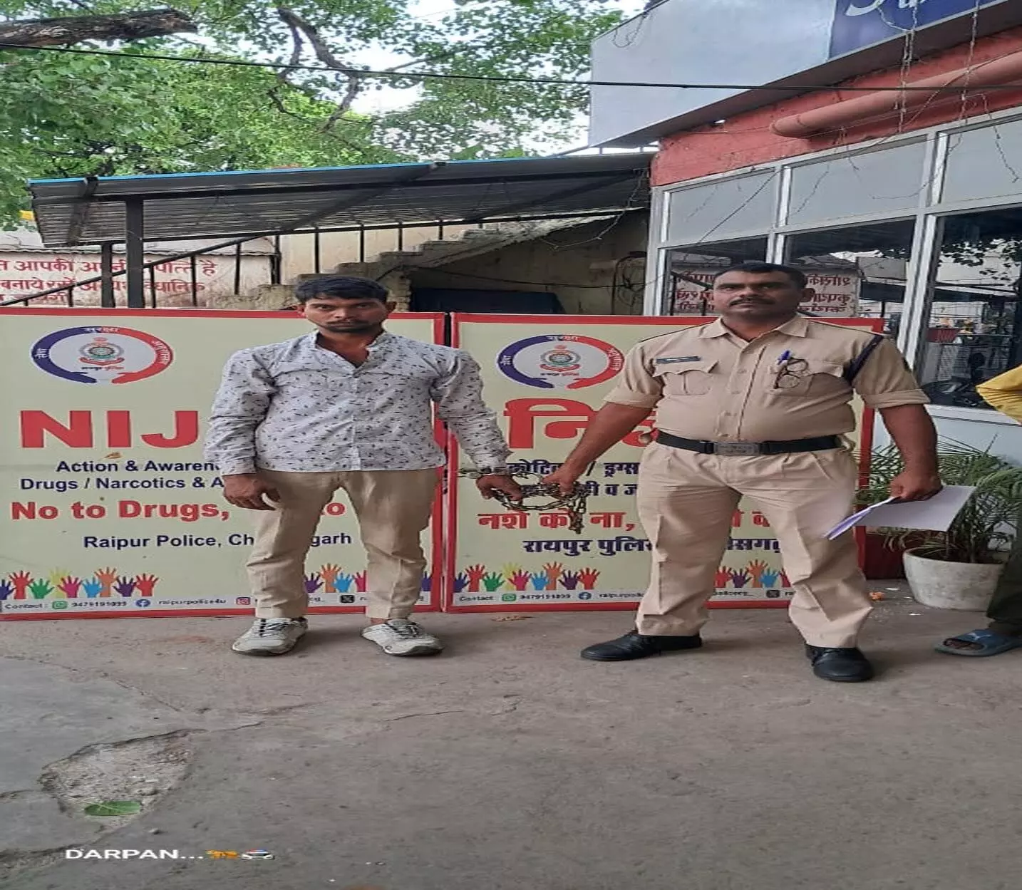 Raipur में चाकू लेकर घूमते युवक गिरफ्तार