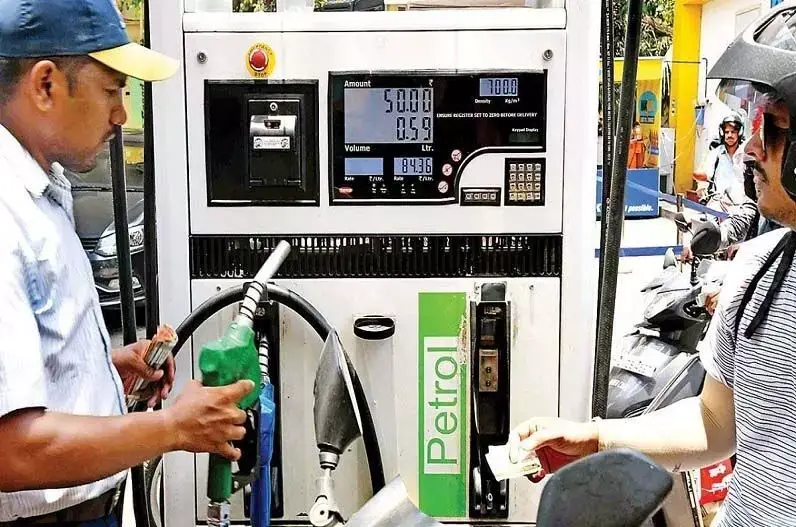 Petrol-Diesel Price : भुवनेश्वर में आज पेट्रोल-डीजल की कीमतों में लगातार दूसरे दिन गिरावट आई