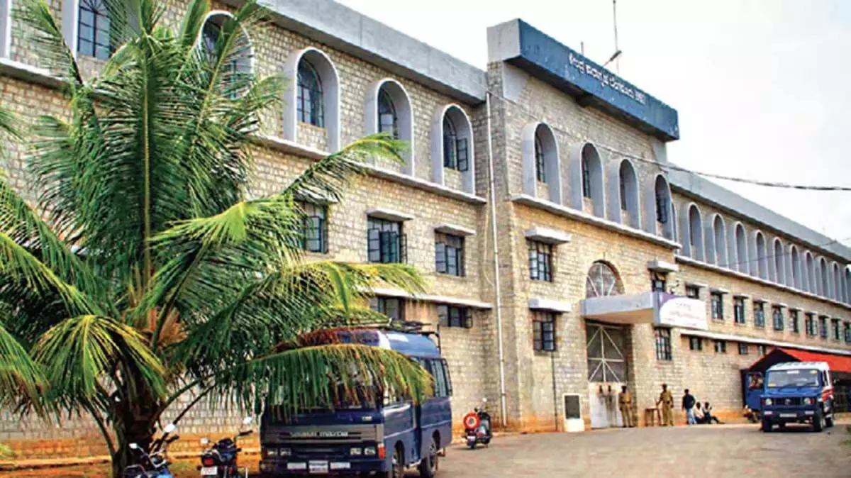 Karnataka News: जेल जैमर ने बेंगलुरु केंद्रीय जेल के निवासियों के मोबाइल सिग्नल अवरुद्ध कर दिए