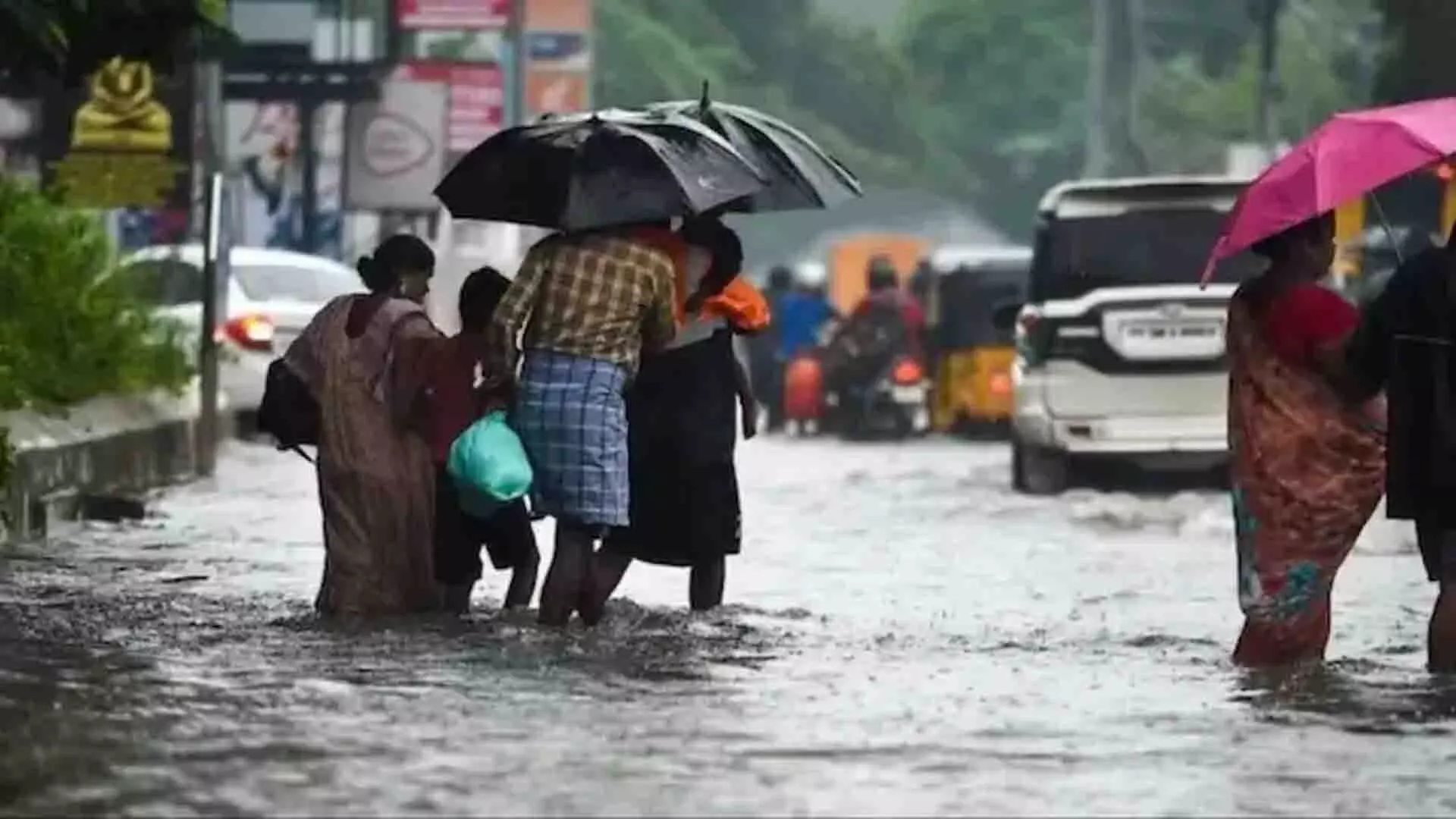 Monsoon की बारिश: IMD ने महाराष्ट्र में रेड अलर्ट और केरल के लिए ऑरेंज अलर्ट जारी किया