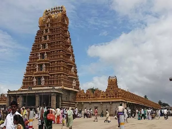 Pilgrimage sites in Karnataka: कर्नाटक के इन तीर्थ स्थलों को देखने दुनिया भर से आते हैं पर्यटक