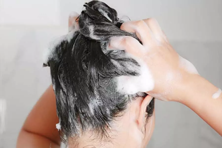 Hair Care: इन 5 देसी चीजों से करें Scalp Cleaning, बाल होंगे सिल्की और स्मूद