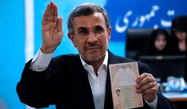 world : अहमदीनेजाद को फिर रोका ईरान ने राष्ट्रपति पद के लिए 6 उम्मीदवारों को दी मंजूरी