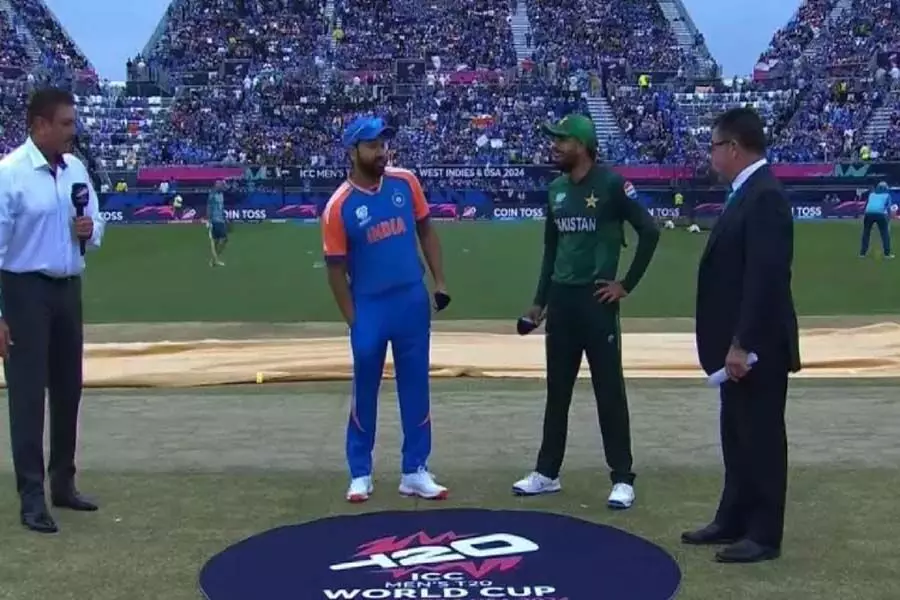 T20 World Cup: Pakistan  ने टॉस जीता, भारत के खिलाफ गेंदबाजी का फैसला किया