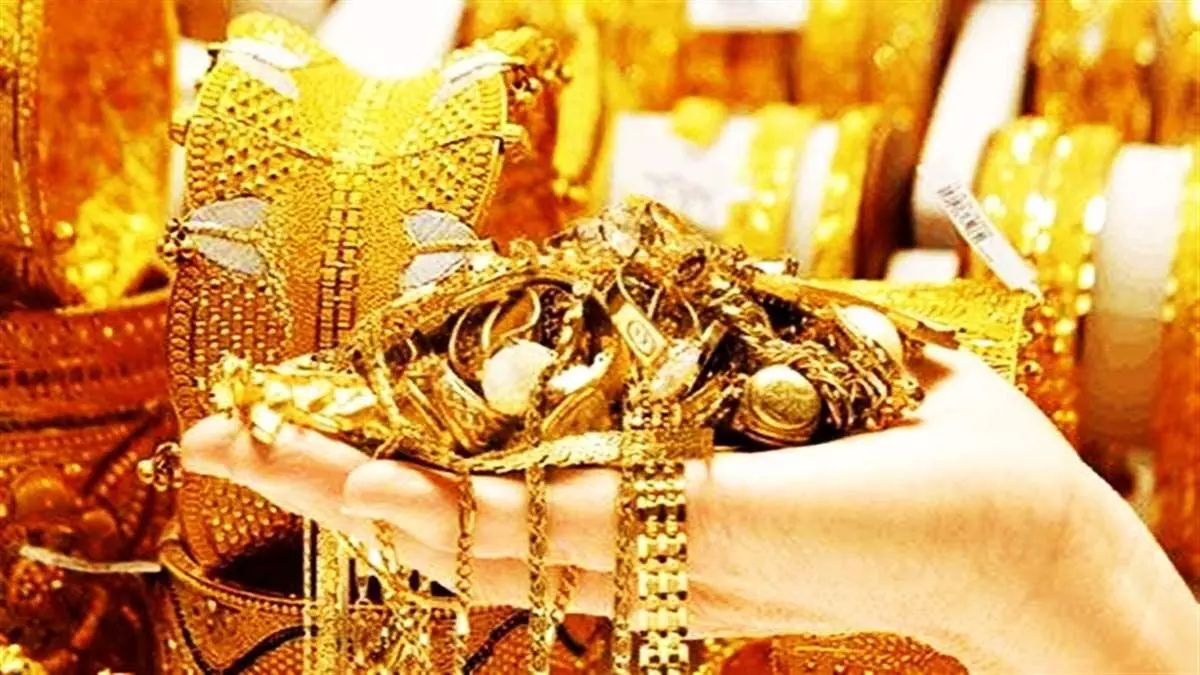 Gold price : भारत में आज सोने की कीमत में गिरावटआई
