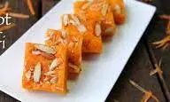 GAJAR BARFI RECIPE:घर पर बनाइये गाजर से टेस्टी और हेअल्थी बर्फी जानिए इसकी रेसिपी