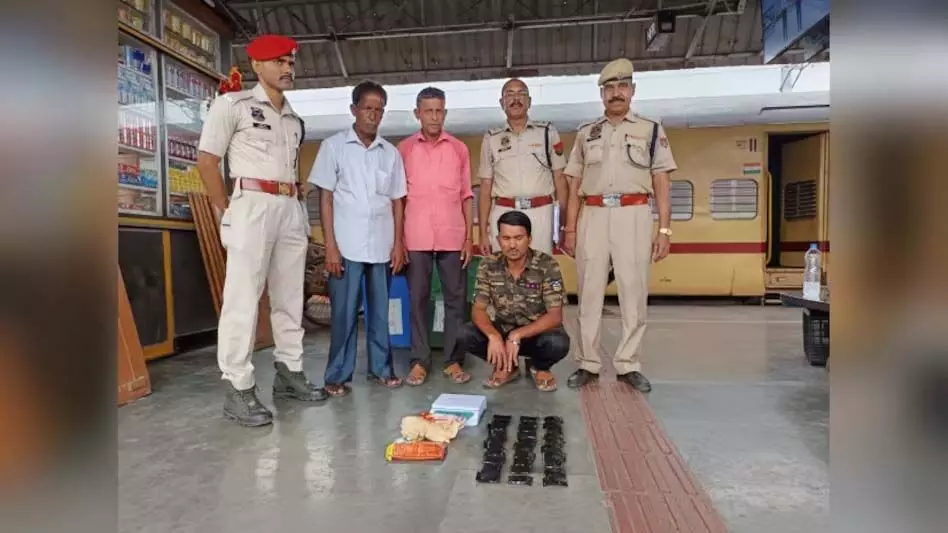 ASSAM NEWS :  राजकीय रेलवे पुलिस ने देवघर साप्ताहिक एक्सप्रेस में यात्री से 6,000 याबा टैबलेट जब्त