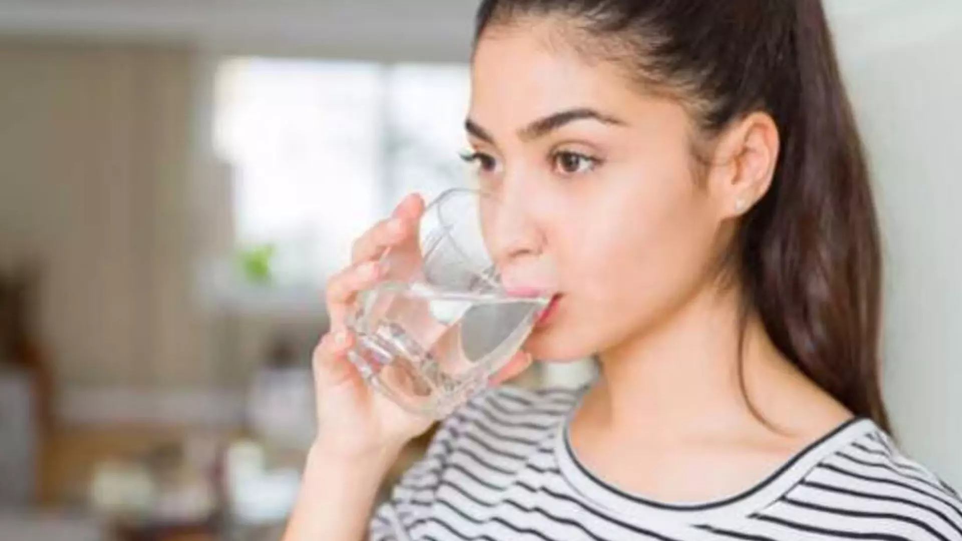 Health:सेहत के लिए अच्छी नहीं हैं पानी पीते समय की गई ये गलतियां