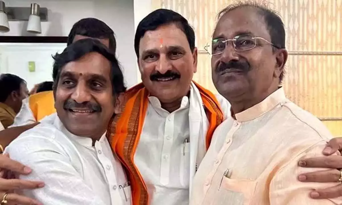 Andhra Pradesh: भाजपा के प्रदेश महासचिव ने भूपतिराजू को बधाई दी