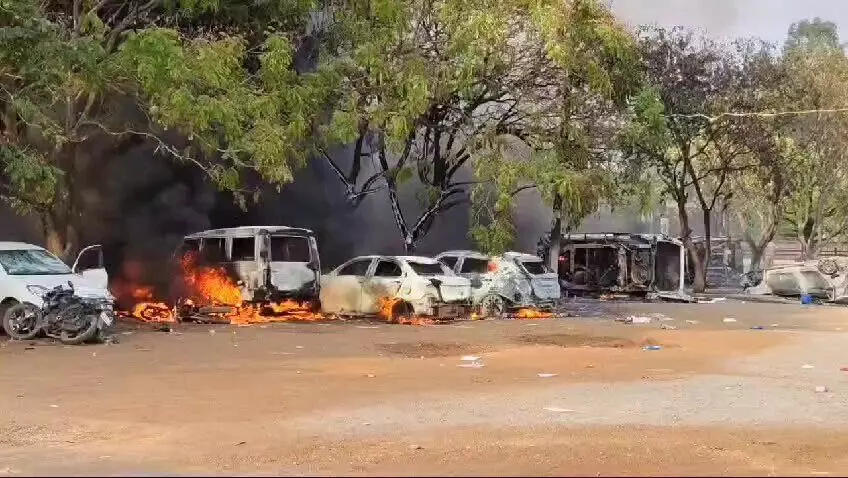Balodabazar कलेक्ट्रेट में आगजनी से कई पुलिसकर्मी घायल, गृहमंत्री विजय शर्मा ने सख्त कार्रवाई के दिए निर्देश