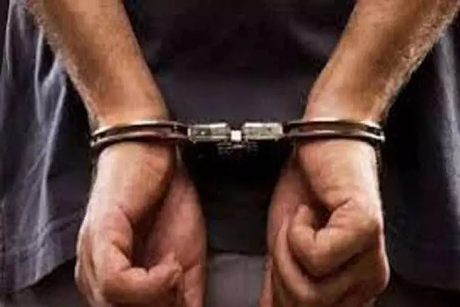 Punjab : गैंगस्टर सहित 5 आरोपियों से संदिग्ध सामान बरामद