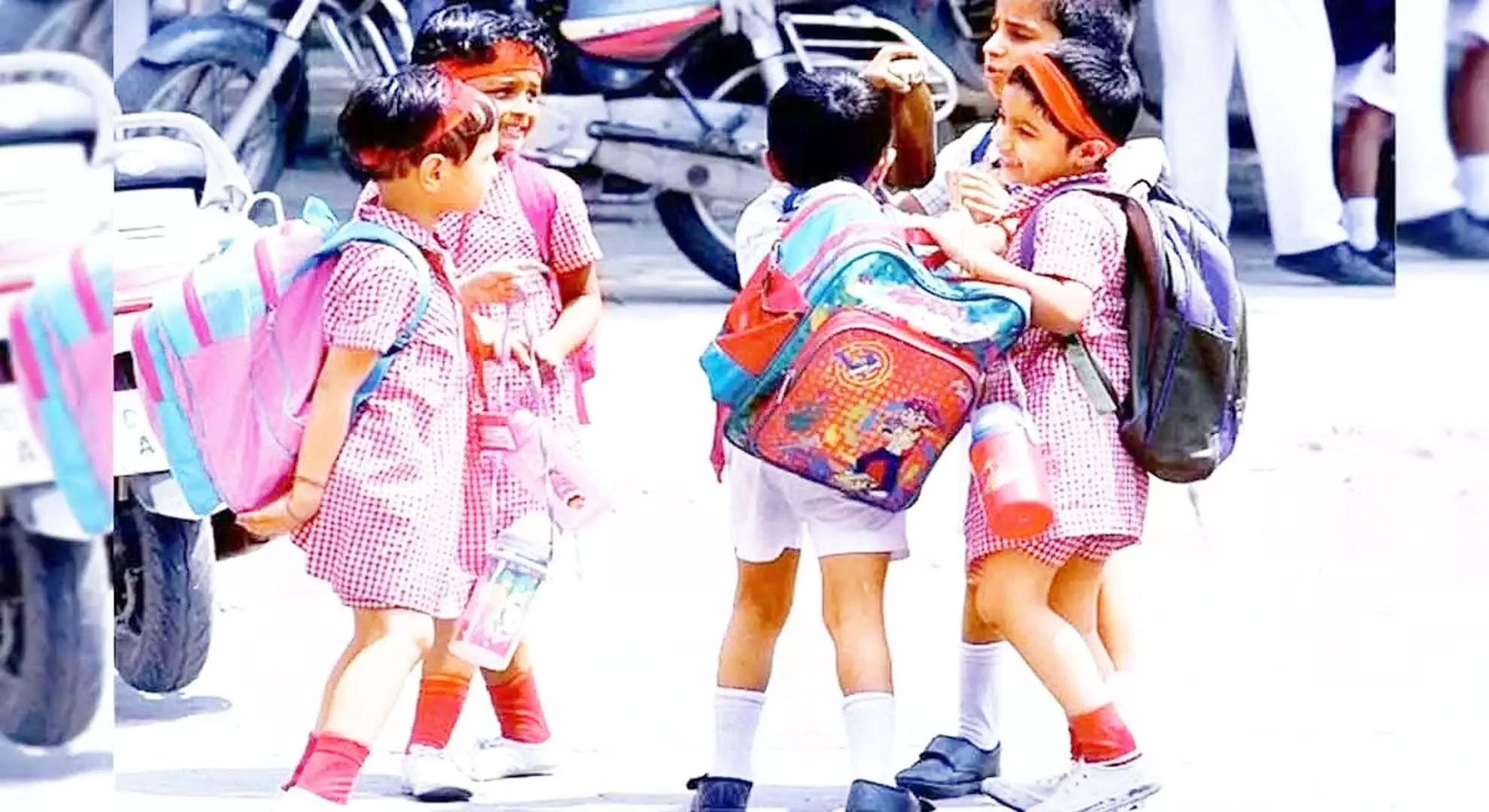 Andhra Pradesh: स्कूलों को फिर से खोलने का निर्णय एक दिन के लिए स्थगित