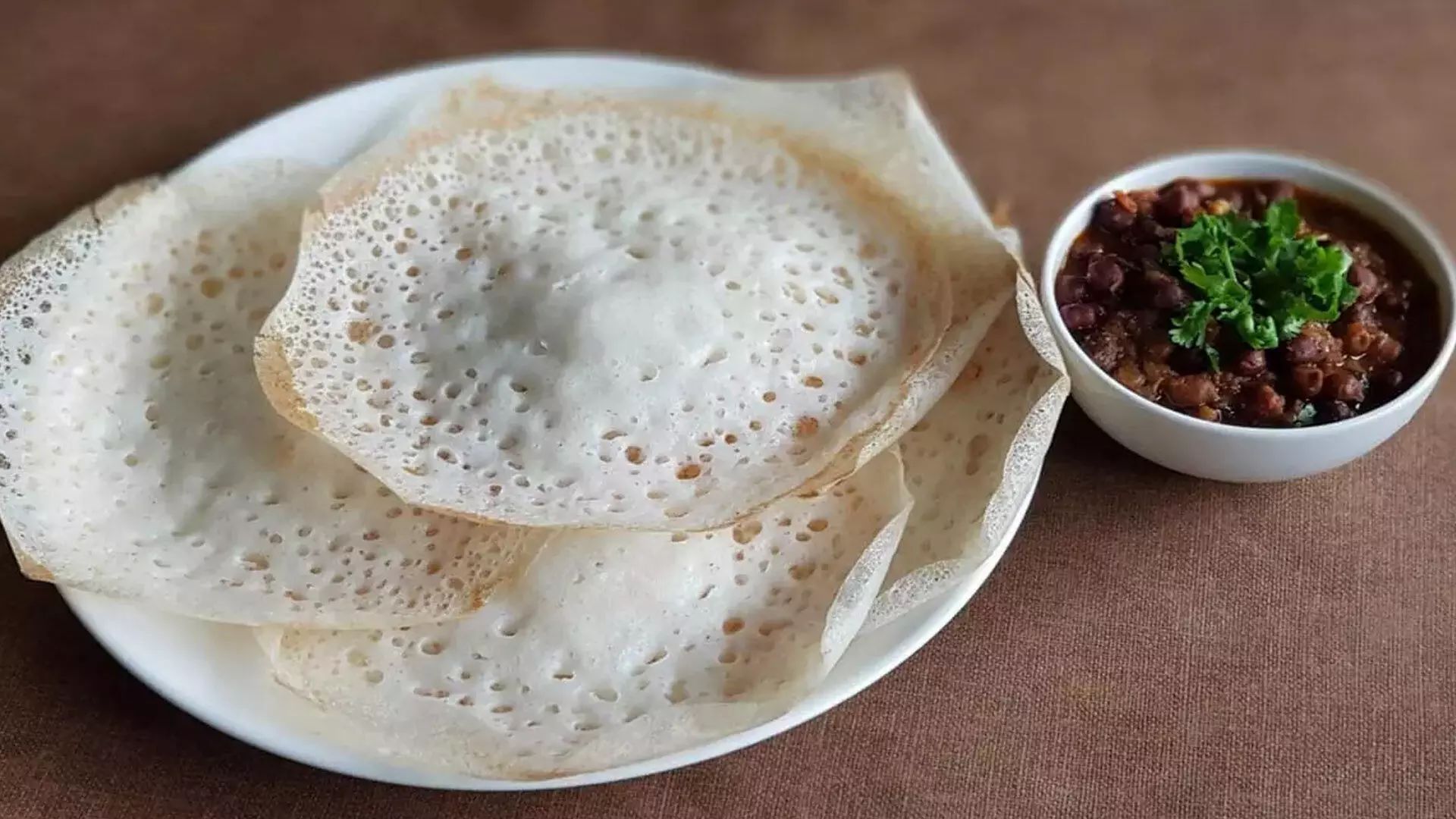 Chilka Roti:चिल्का रोटी के लिए नहीं लगती ज्यादा सामग्री आप भी घर बैठे ले सकते हैं  इस डिश का मजा