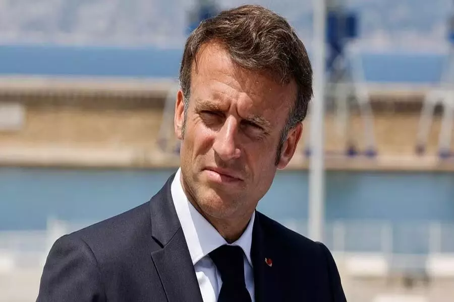 Macron के चुनाव की घोषणा से Euro और फ्रांसीसी बाजार में उथल-पुथल
