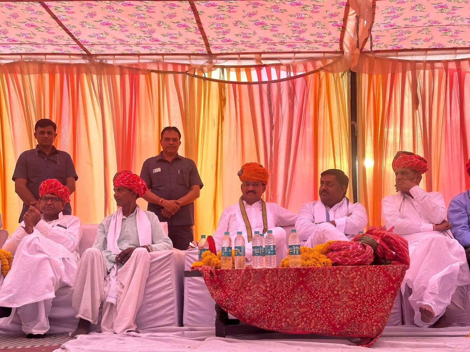 Dausa : उप मुख्यमंत्री डॉ. प्रेमचंद बैरवा ने हमीरपुरा में र्मूति प्राण प्रतिष्ठा समारोह में की शिरकत