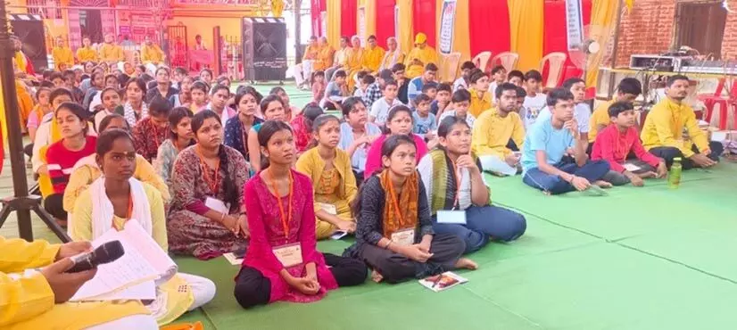 Raipur: सौ से अधिक युवा सीख रहे जीवन को संवारने की बारीकियां