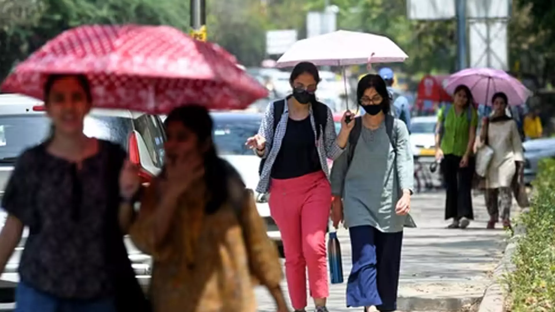 Delhi: में मौसम 31.05 °C पर गर्म शुरुआत