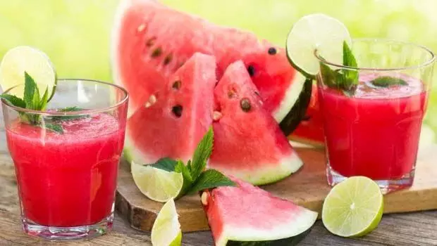 Summer Drinks: तेज धूप से वापस  पिएं ये स्वादिष्ट ड्रिंक्स, शरीर को मिलेगी राहत