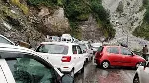 Nainital: शहर के अंदर लगातार हो रहे सड़क हादसे