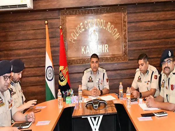 Kashmir police ने अमरनाथ यात्रा से पहले सुरक्षा तैयारियों की समीक्षा की