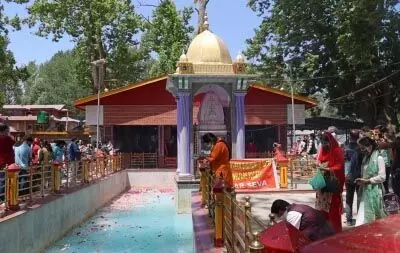 कश्मीर में माता खीर भवानी मंदिर के वार्षिक उत्सव को लेकर सुरक्षा चाक-चौबंद