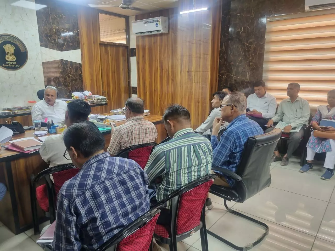 Khairthal-Tijara : साप्ताहिक समीक्षा बैठक संपन्न अतिरिक्त जिला कलेक्टर ने ली साप्ताहिक समीक्षा बैठक