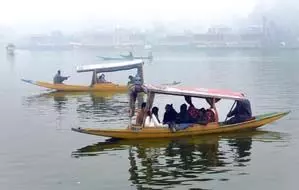 Jammu: डल झील में नाव की सवारी के दौरान आपत्तिजनक व्यवहार के लिए दो लोग गिरफ्तार