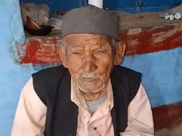 E-KYC में दिक्कत का सामना कर रहे बुजुर्ग को सीएम धामी के संज्ञान में आने के बाद मिली पीएम किसान निधि