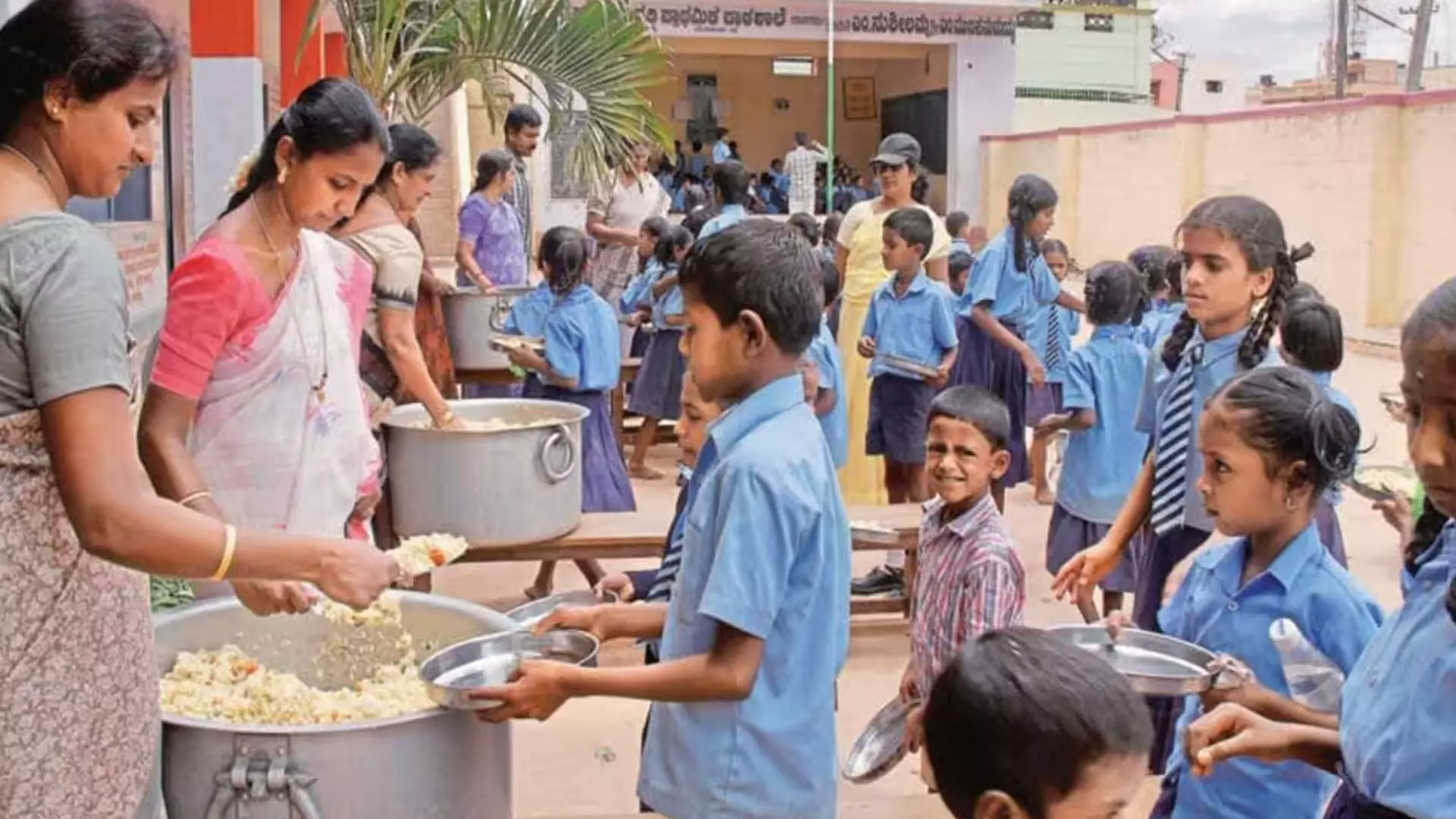 MUMBAI: राज्य सरकार ने मध्याह्न भोजन के लिए 15 नए व्यंजन पेश किए