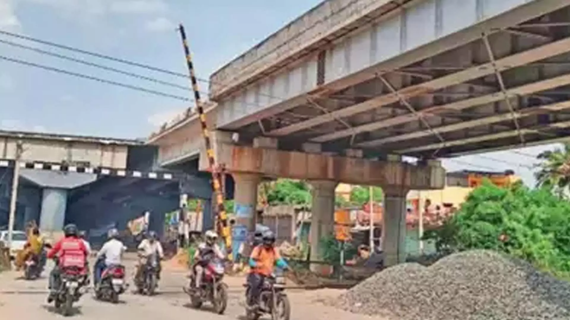 Tamil Nadu News : लालफीताशाही के कारण चेन्नई में प्रमुख सड़क परियोजनाएं कार्य रुका हुआ