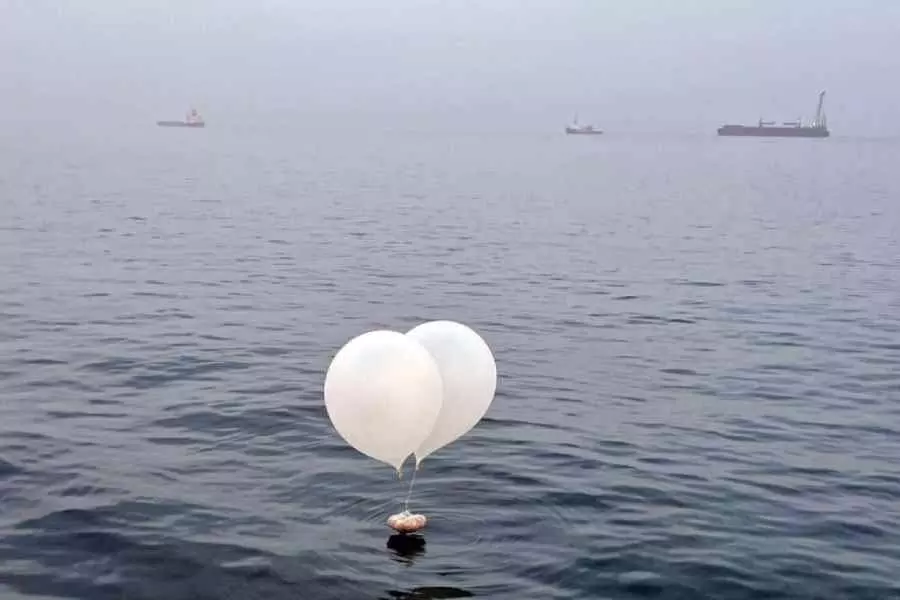 Editor: उत्तर कोरिया ने दक्षिण कोरिया को 1,000 से अधिक कचरा गुब्बारे भेजे