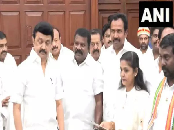 Tamil Nadu: मुख्यमंत्री एमके स्टालिन कांग्रेस विधायक थरहाई कुथबर्ट के शपथ ग्रहण समारोह में शामिल हुए