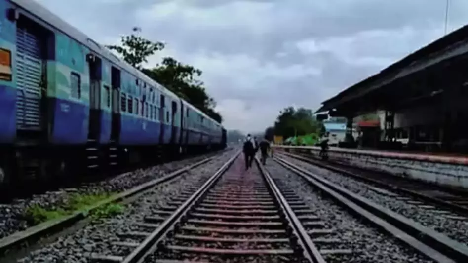 ASSAM NEWS :  रेल यात्री संगठन ने यात्री सुविधाओं में खामियों को चिन्हित किया