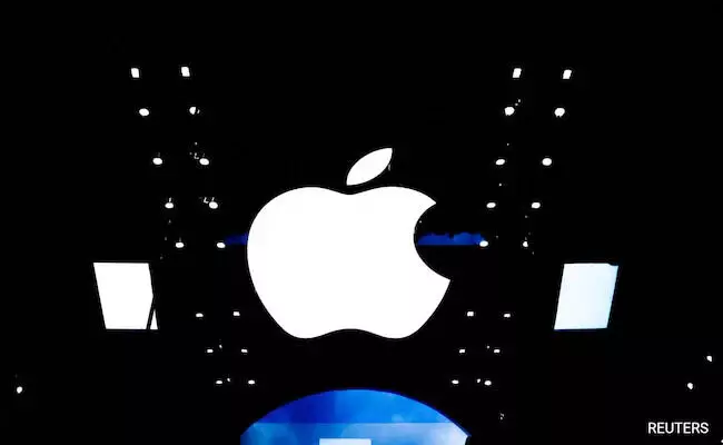 New York: एप्पल माइक्रोसॉफ्ट को पछाड़कर  दुनिया की सबसे मूल्यवान कंपनी बन गई
