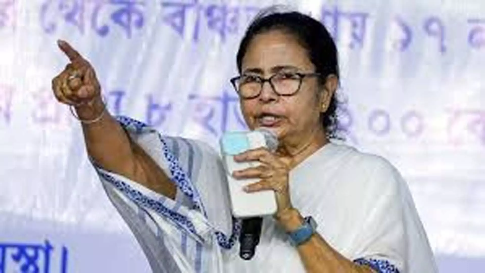 Kolkata News: मुख्यमंत्री आज बंगाल के कांग्रेस नेताओं से मुलाकात करेंगी