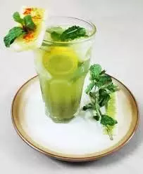 Masala Cucumber Lemonade: गर्मियों मैं ये ड्रिंक्स पिने से आप डिहाइड्रेशन से बच सकते हो जानिए कैसे