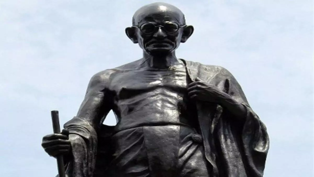 Statues of Mahatma Gandhi: दुनिया के हर कोने में हैं महात्मा गांधी की प्रतिमाएं