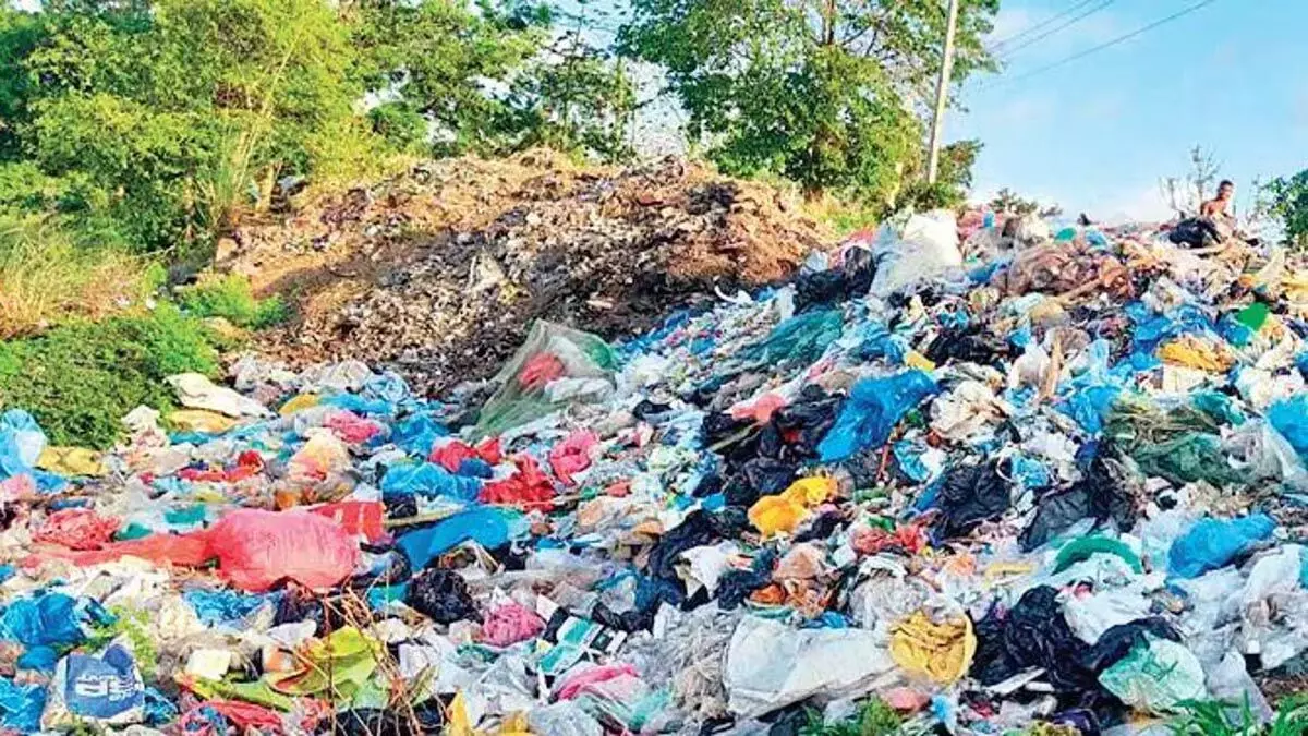 Karnataka: मंत्री खांडरे ने खतरनाक कचरे के वैज्ञानिक निपटान की वकालत की