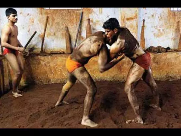 Karthik Aryan who plays wrestling: लंगोट पहनकर कुश्ती खेलने वाले कार्तिक आर्यन