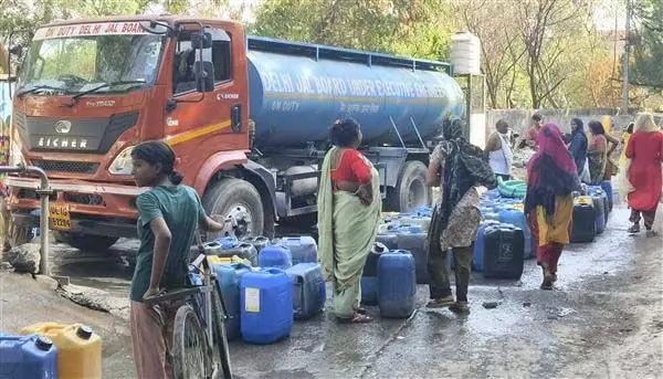 Water crisis : दिल्ली सरकार ने टैंकर माफिया के लिए हरियाणा को ठहराया जिम्मेदार