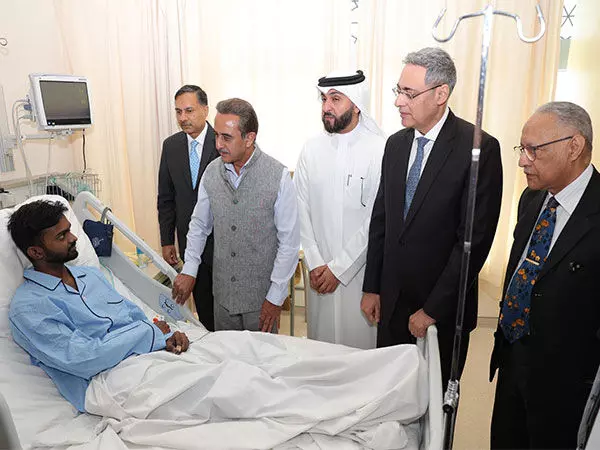 State Minister कीर्ति वर्धन सिंह कुवैत पहुंचे, आग की घटना में घायल भारतीयों से मिले