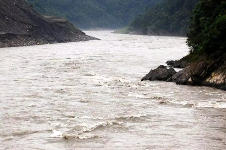 Bengal: भारी बारिश के कारण तीस्ता नदी में उफान से कई इलाके जलमग्न, कलिम्पोंग-दार्जिलिंग मार्ग पर यातायात प्रभावित
