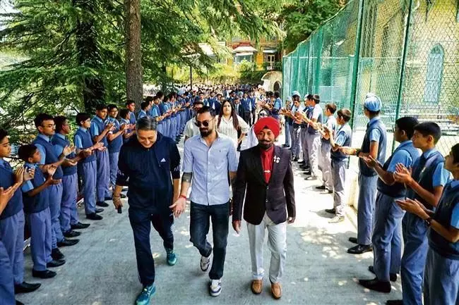 Shimla: IPL के मयंक डागर ने शिमला स्कूल में क्रिकेट सुविधाओं का उद्घाटन किया