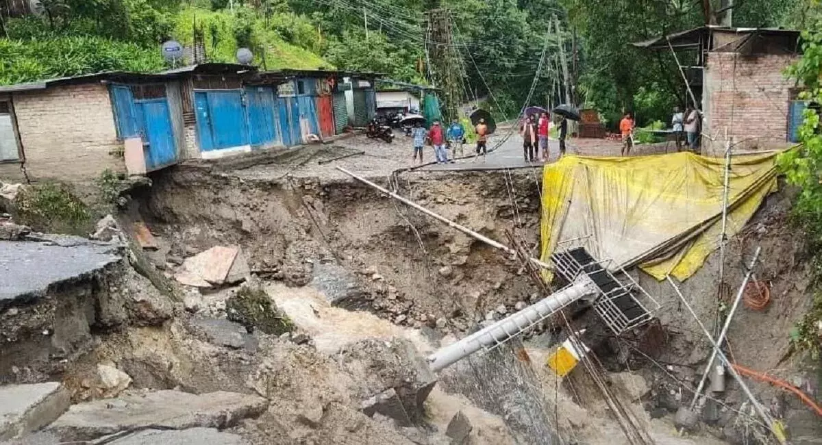 Sikkim News: मंगन में बारिश के कारण हुए भूस्खलन में एक व्यक्ति की मौत, पांच लापता